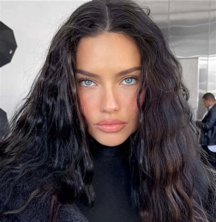 Adriana Lima - Age, Family, Bio