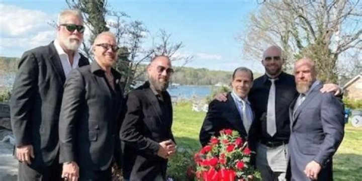 Age, Cause of Death, Son, Wife, Net Worth