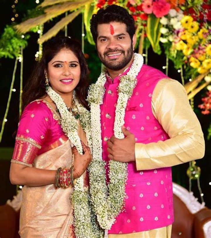 
Akshaya Deodhar Gets Engaged To Hardik Joshi, Here Are The Pictures From The Ceremony 