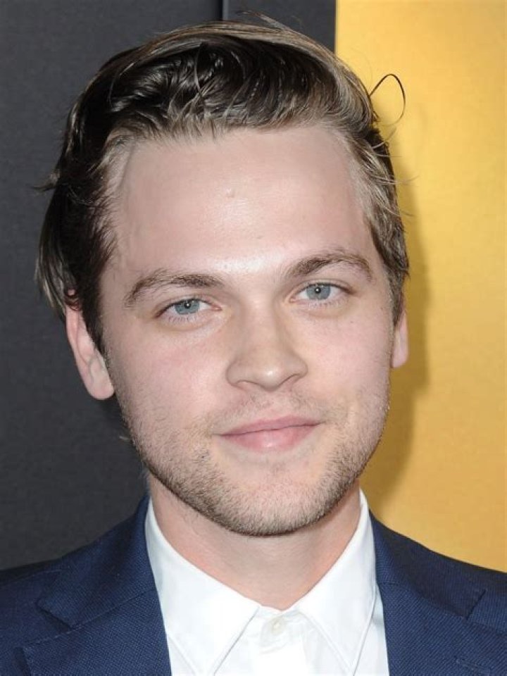 Alexander Calvert - Age, Family, Bio