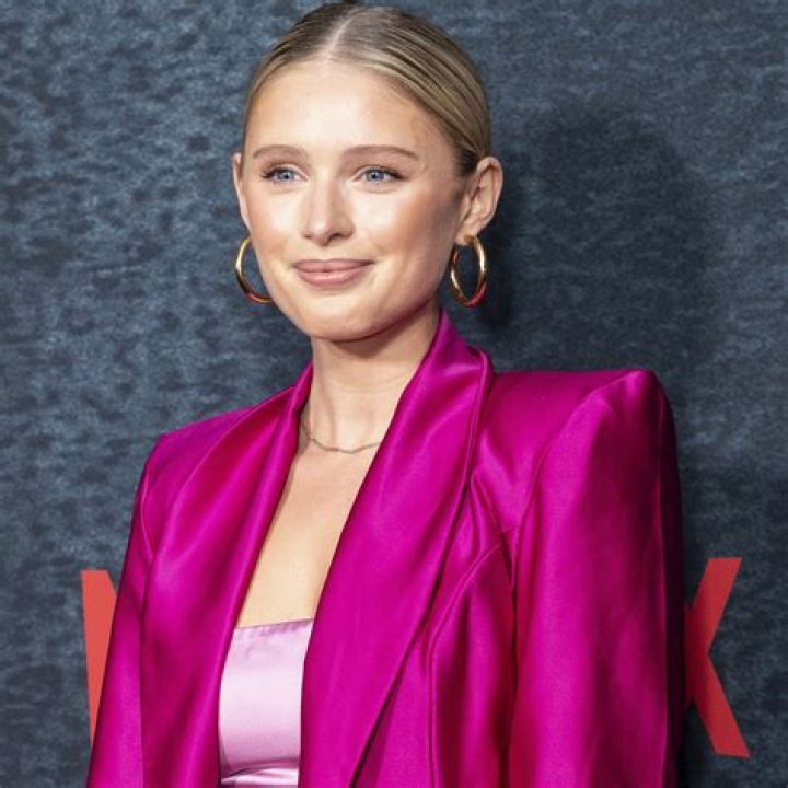 Alexandra Beaton Bio (Wiki) 