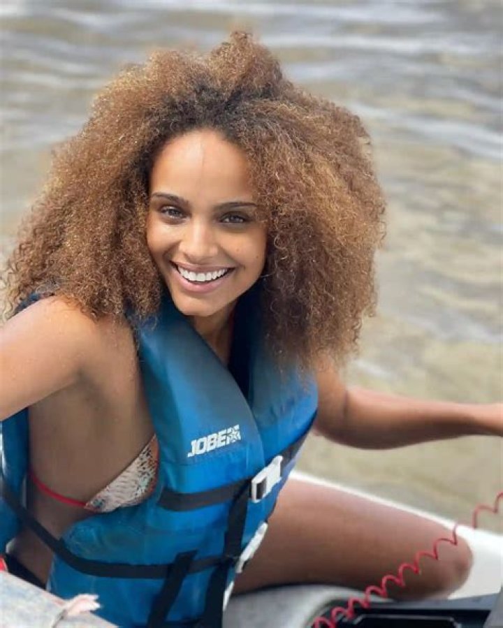 
Alicia Aylies Before And After As Model Gives Major Football WAGs Vibe 