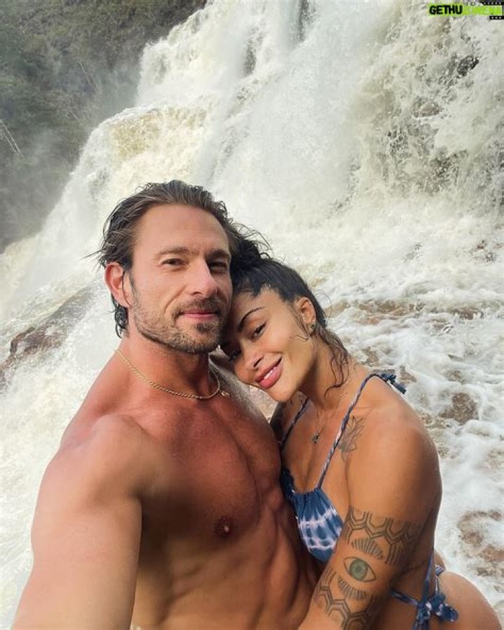 Aline Franzoi - Age, Family, Bio