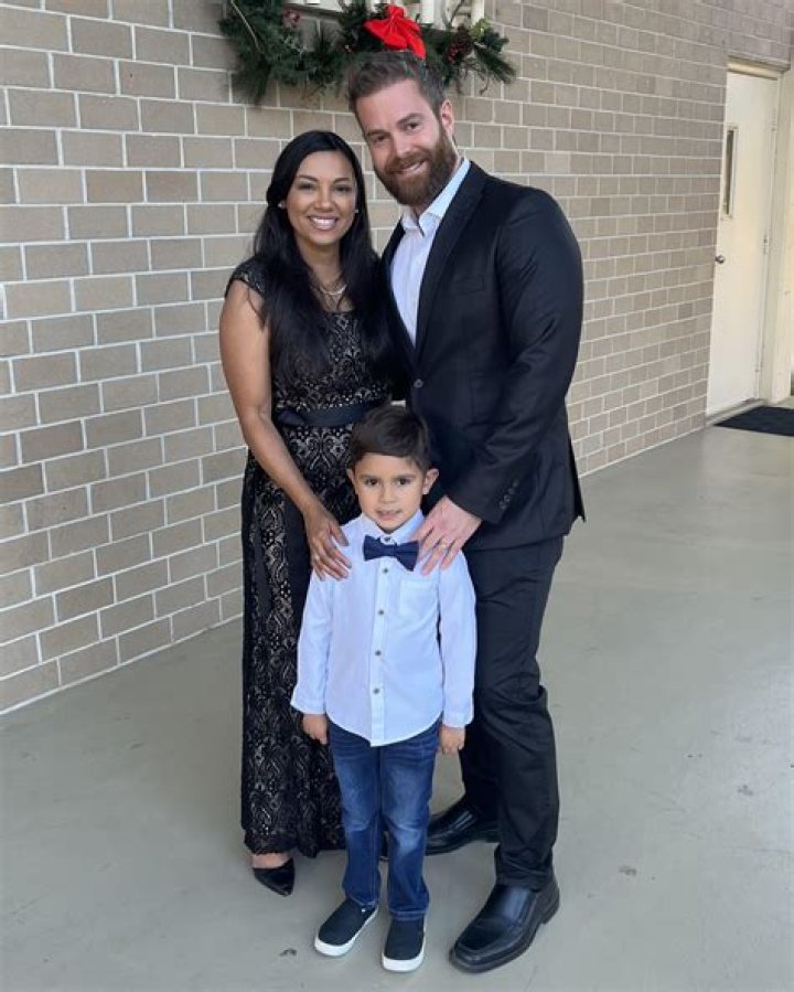 Armond Arabshahi - Age, Family, Bio