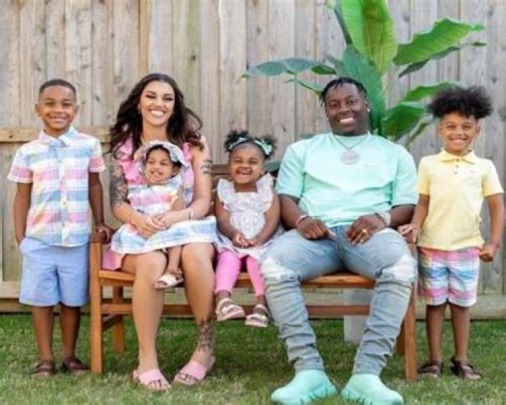 Ayla Weissman - Age, Family, Bio