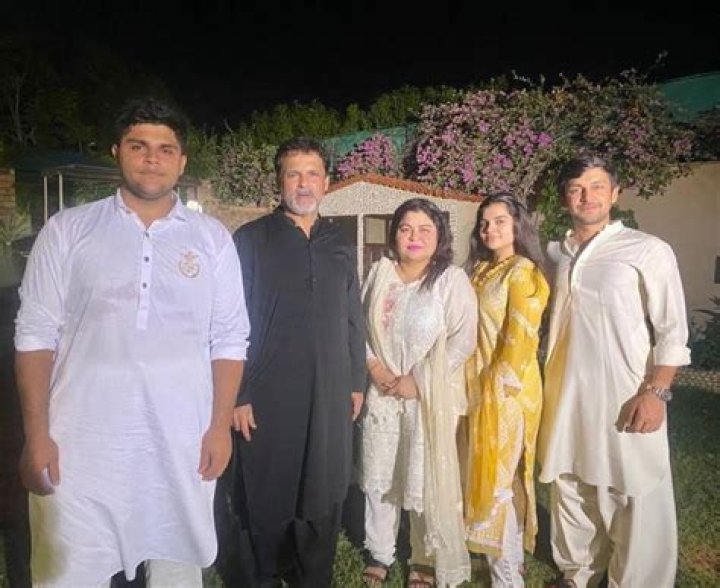 Azam Khan (Cricketer) - Age, Family, Bio