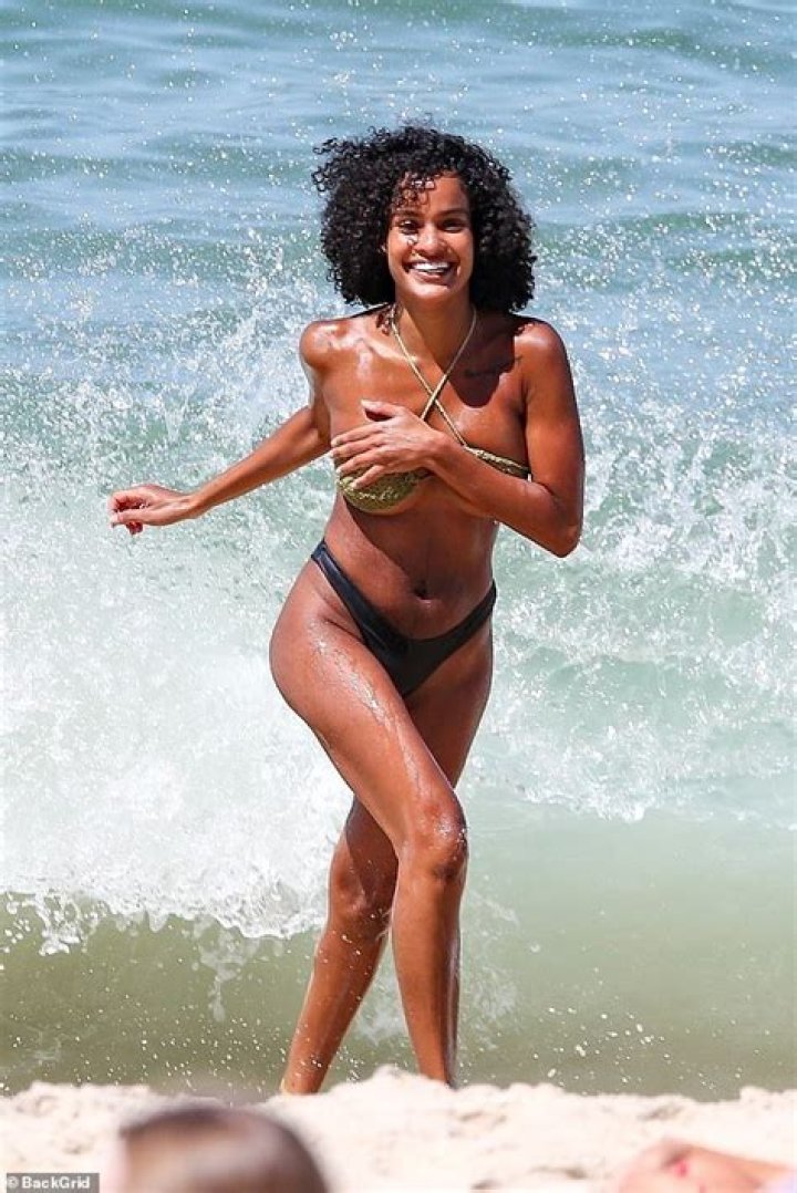 bitchy | Vincent Cassel and Brazilian Model Narah Baptista Turn Heads After a Sweaty Workout Session in Rio de Janeiro!