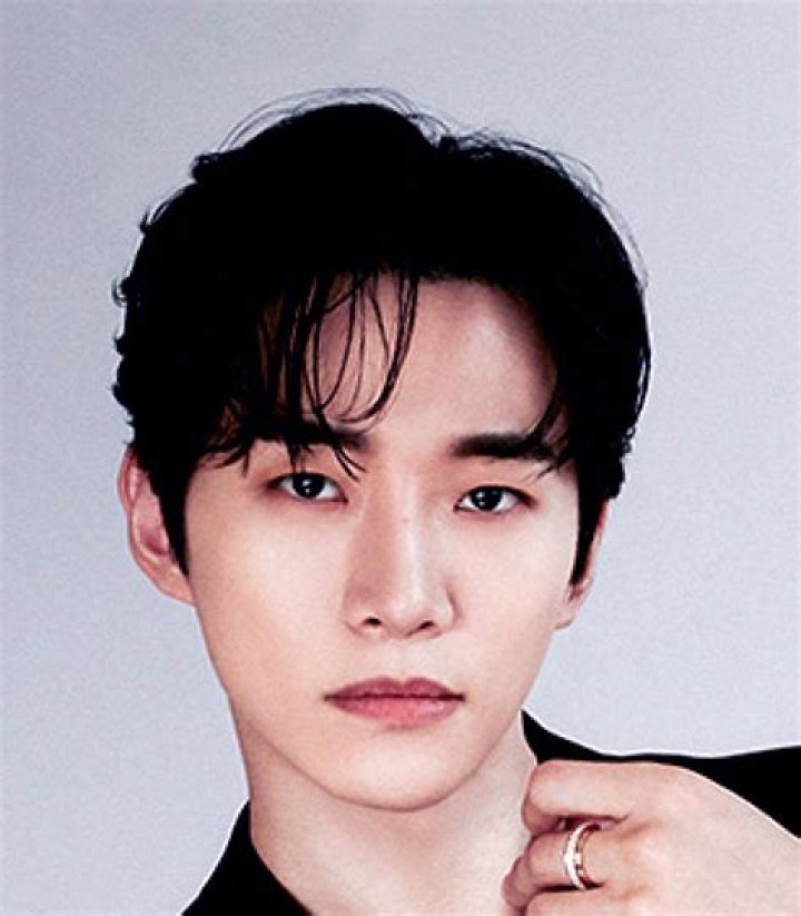 Bong Joon-ho Height, Weight, Net Worth, Age, Birthday, Wikipedia, Who, Instagram, Biography