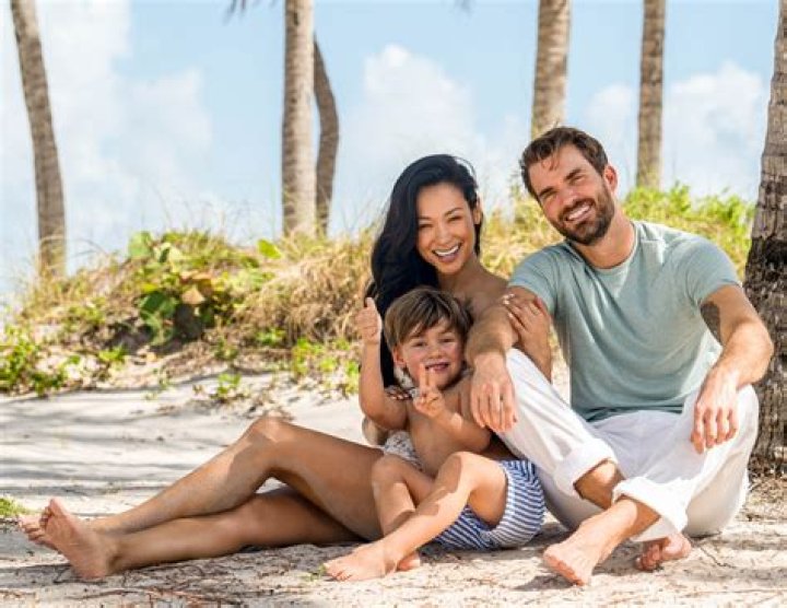 Brenda Lowe - Age, Family, Bio