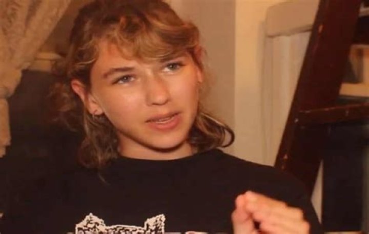 Caroline Konstnar - Age, Family, Bio