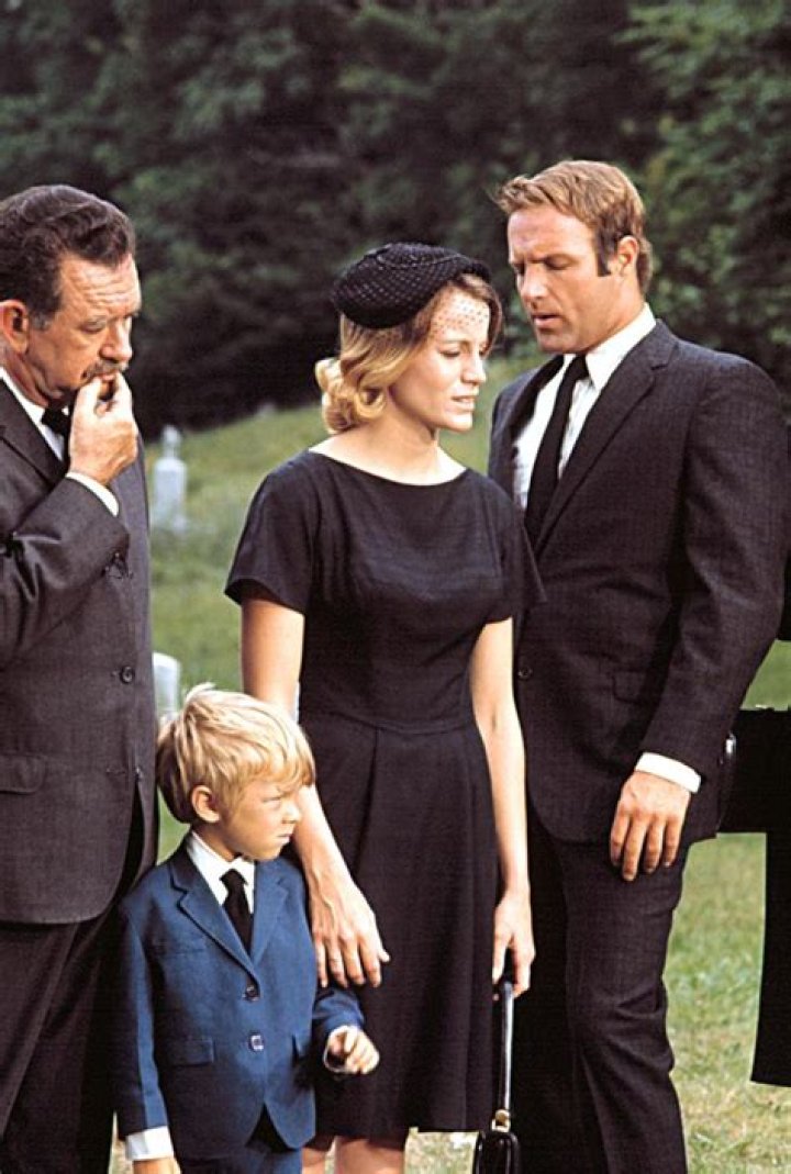 Carrie Snodgress - Trivia, Family, Bio