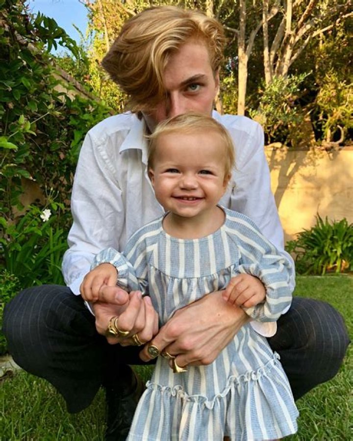 Daisy Clementine - Age, Family, Bio