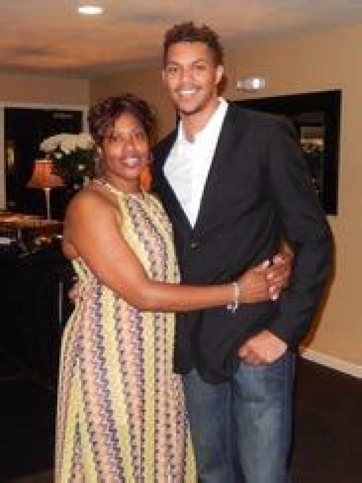 Damion Lee parents: Dean Lee (father), Michelle Riddick (mother)