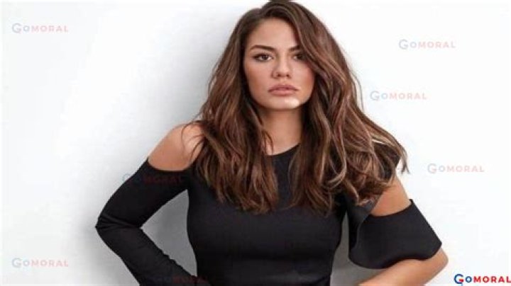 Demet Özdemir Bio (Wiki) 