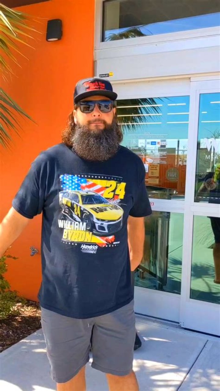 Did John Kerr do his own singing in South Pacific?