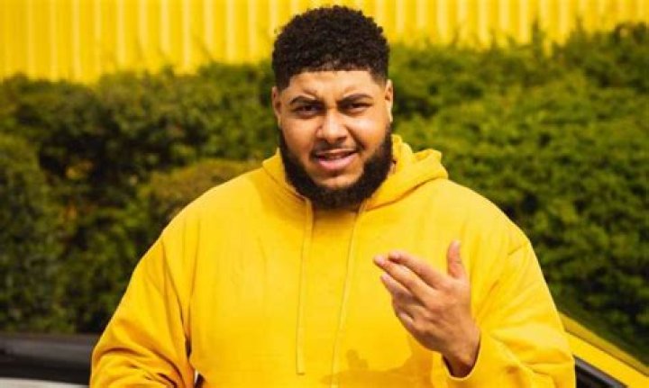 
Does Big Zuu Have A Wife? Explore His Married Life 