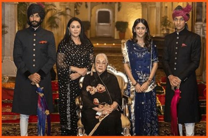 
Does Leslie Jones Have A Daughter? Parents Family And Net Worth 