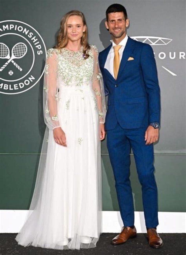 Elena Rybakina height and weight