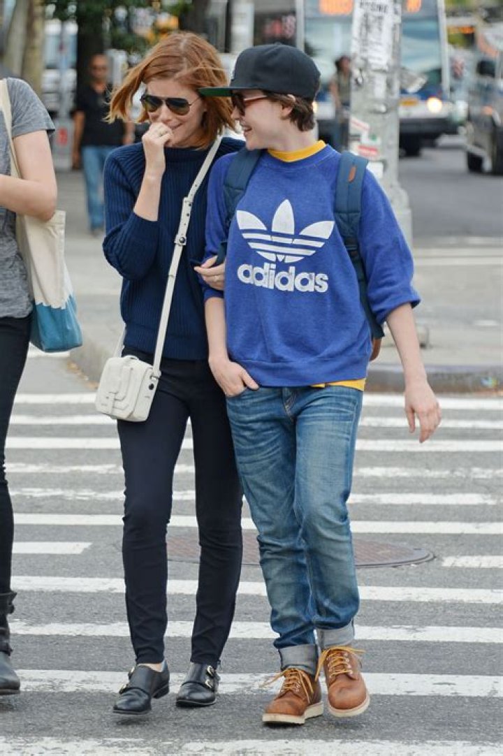 	Elliot Page had a secret affair with Kate Mara when Kate was with Max Minghella	