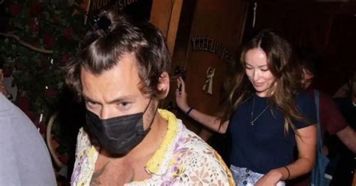 Emily Ratajkowski is ‘begging’ for Olivia Wilde’s forgiveness for dating Harry Styles