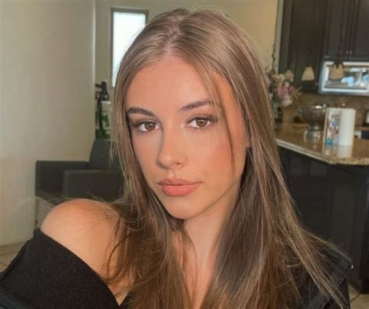 Eva Cudmore - Age, Family, Bio