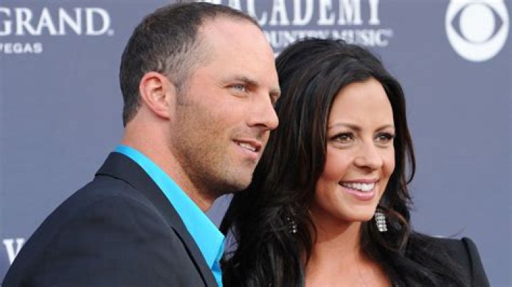 Former quarterback Jay Barker ‘arrested’ after trying to hit wife Sara Evans with his car! Their Relationship, Divorce