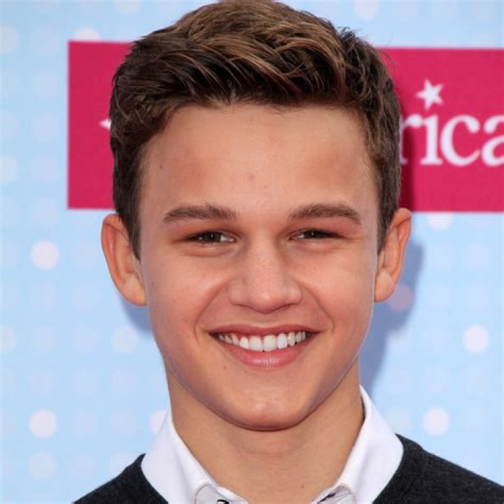 Gavin MacIntosh Bio (Wiki) 