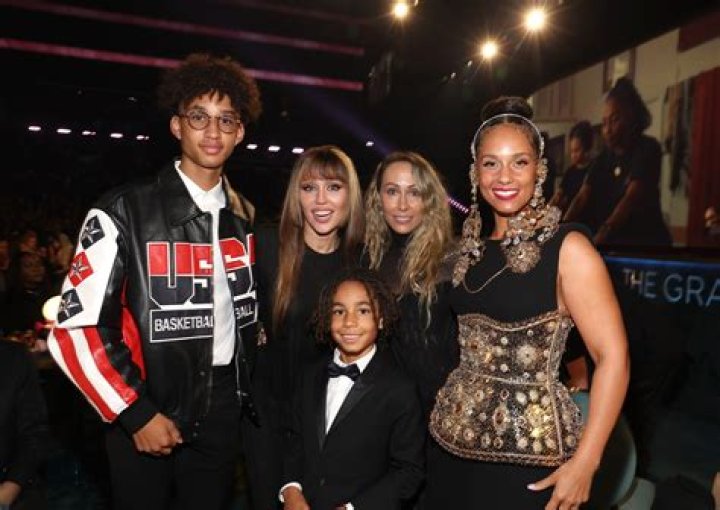 
Genesis Ali Dean Height, Weight, Net Worth, Age, Birthday, Wikipedia, Who, Instagram, Biography 