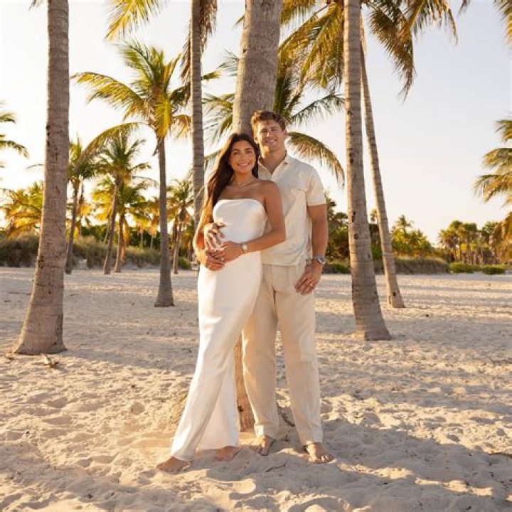 Hannah Ann Sluss - Age, Family, Bio