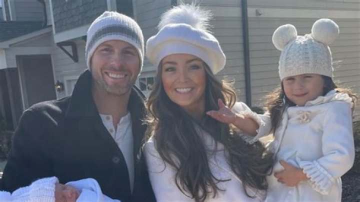 Holly Julian - Age, Family, Bio