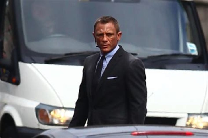 James Bond “resurrects” in the new ‘Skyfall’ trailer: OMG, amazing?!!?
