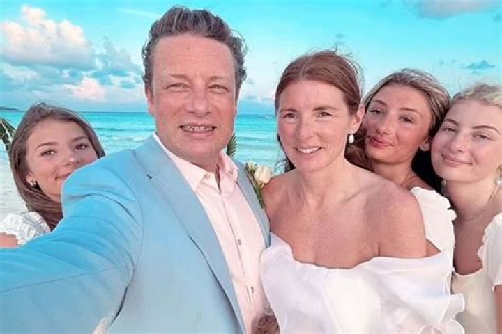 Jamie Oliver - Age, Family, Bio