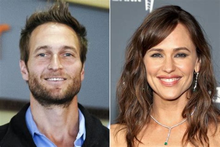 Jennifer Garner saw her boyfriend after going to the World Series with Ben