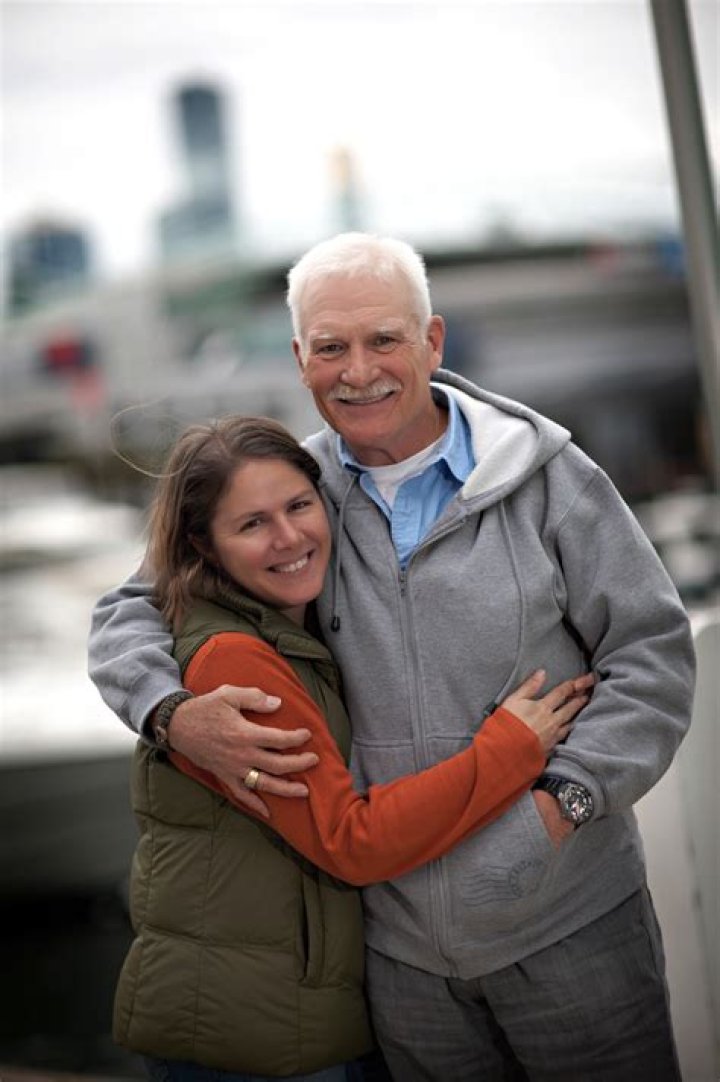 Julia Dale - Trivia, Family, Bio