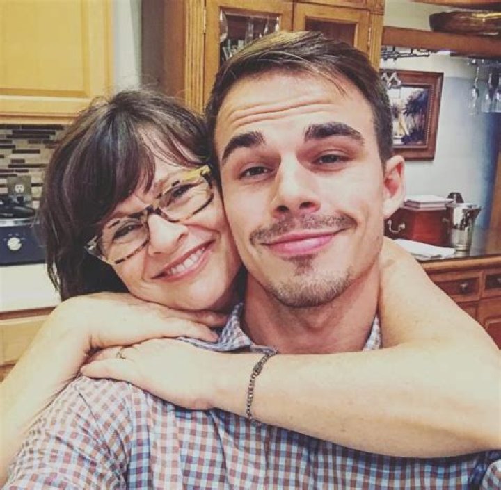 Juliette Porter - Age, Family, Bio