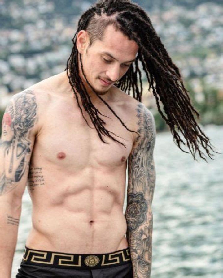 Justin de Vera Bio (Wiki) 