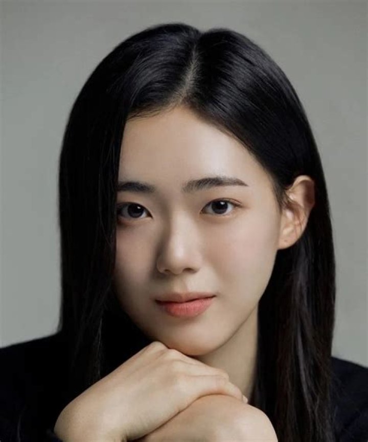 Kim Ji-woo - Age, Family, Bio
