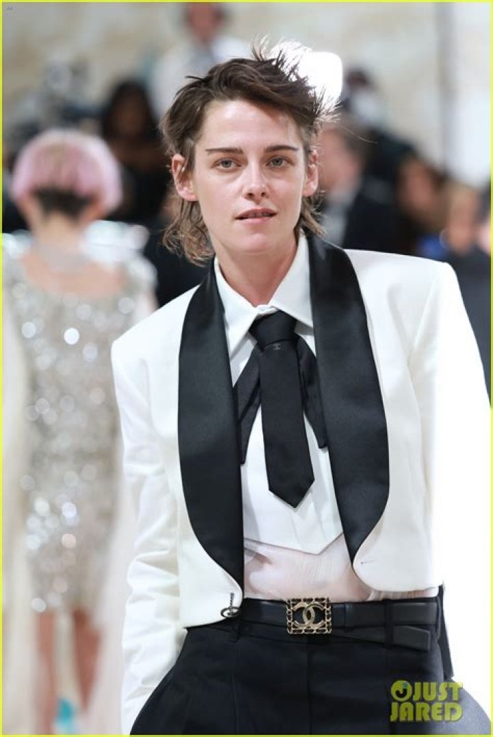 Kristen Stewart in Chanel couture at the 2014 Met Gala: great or too gimmicky?