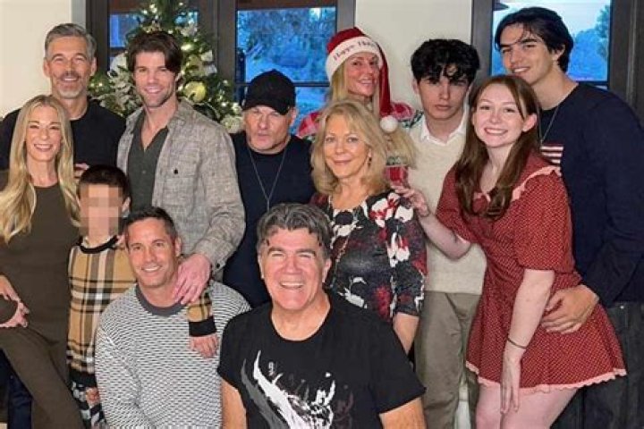 LeAnn Rimes bought Eddie Cibrian a Porsche for Christmas, and that’s not all