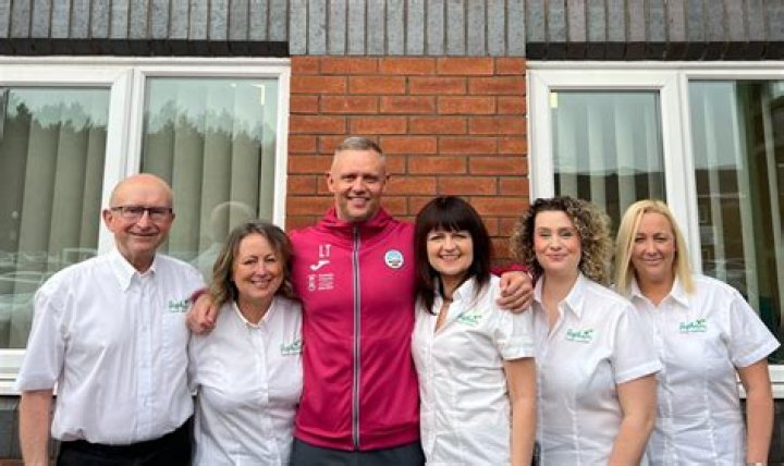 
Lee Trundle Girlfriend Sophie And Relationship Story Along With Kids 