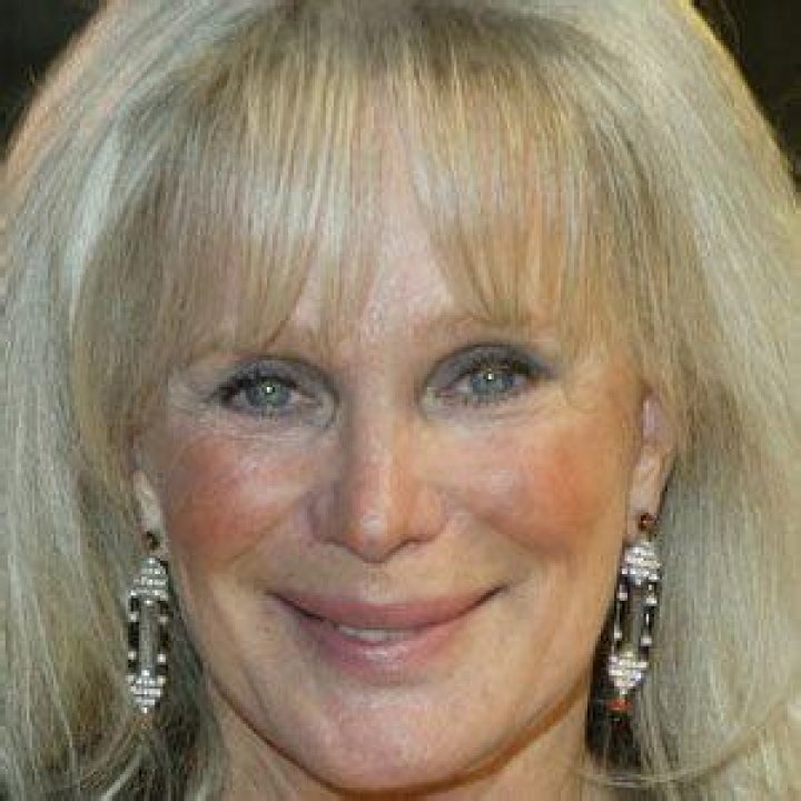Linda Evans - Age, Family, Bio