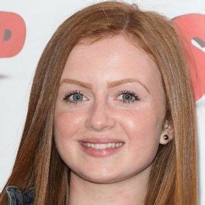 Maisie Smith - Age, Family, Bio
