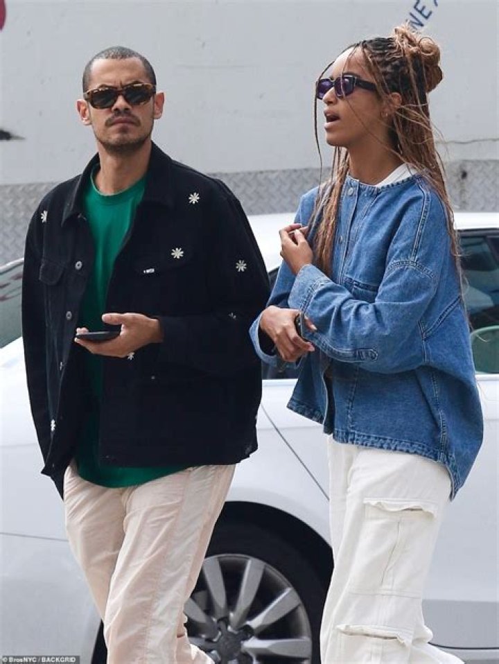 
Malia Obama New Boyfriend Dawit Eklund Is A Record Producer- Facts To Know About Him 