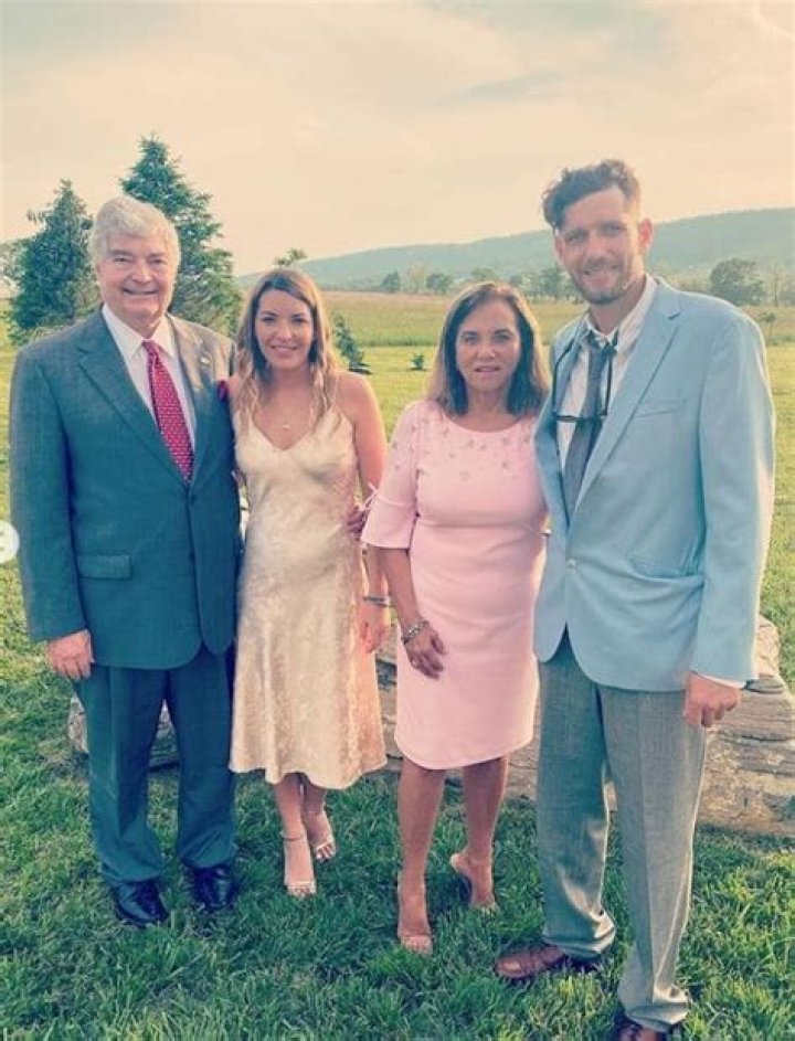 Marissa McLaughlin’s Biography :TJ Ott is not Married to Wife