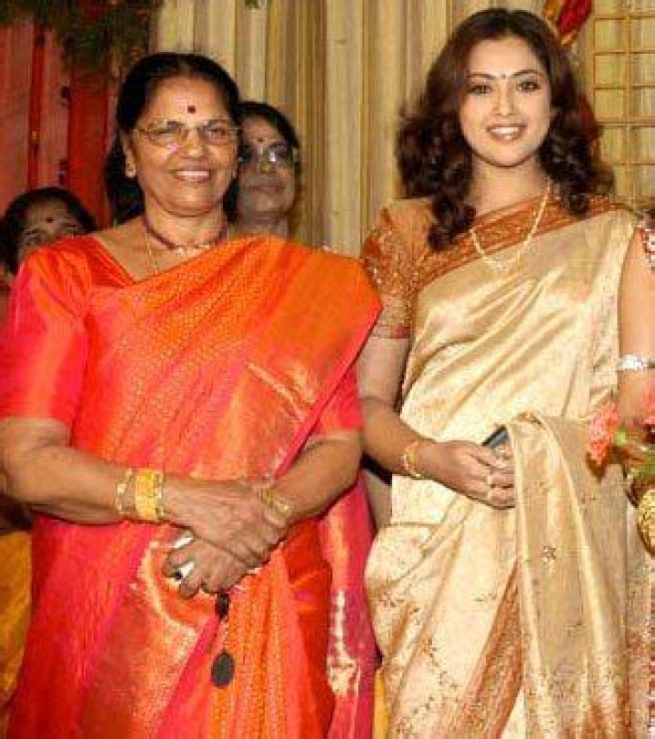 Meena Parents: Raj Mallika, Durairaj