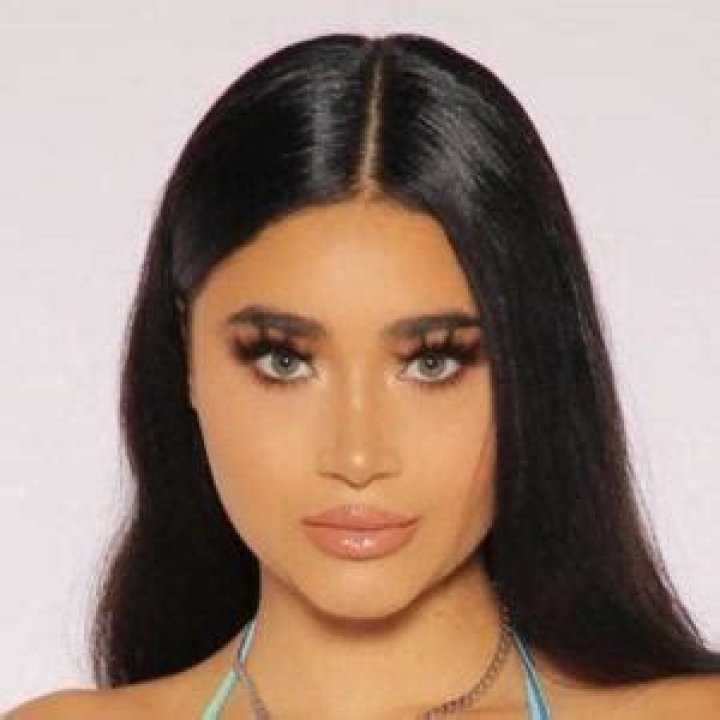 Nadia Almualem - Age, Family, Bio