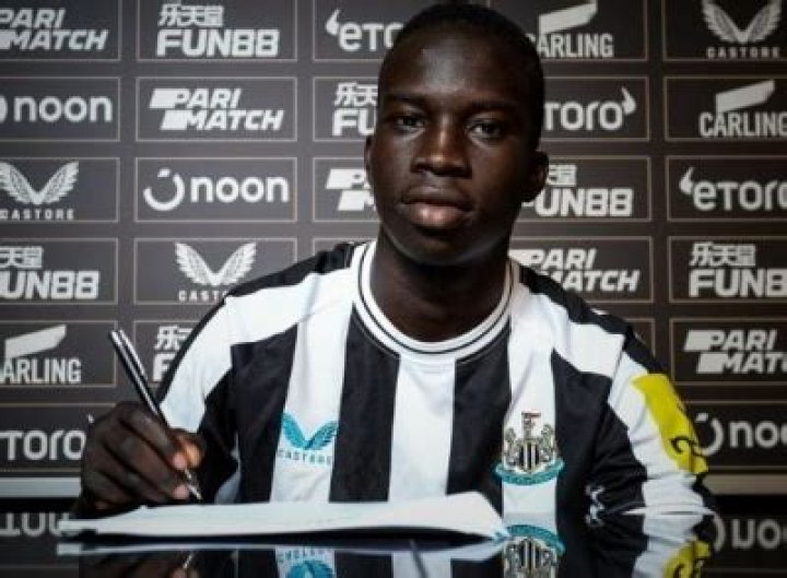 
Newcastle United finalise deal to sign Australian teenager Garang Kuol 