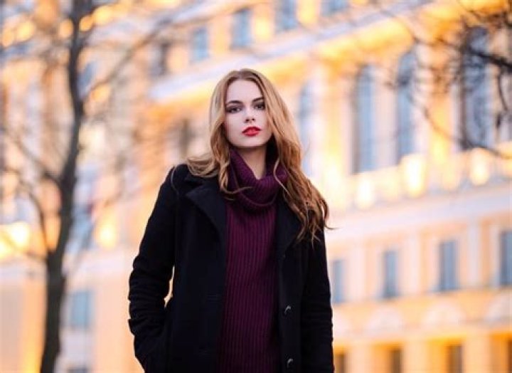 Oktyabrina Maximova - Age, Family, Bio