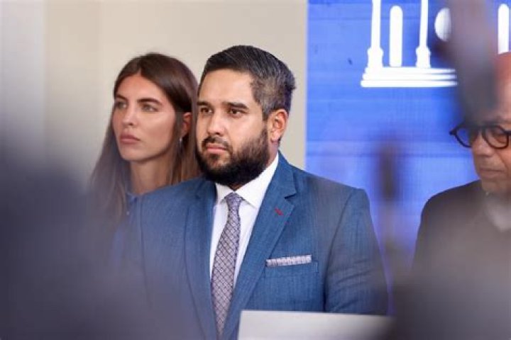 Oscar Guerra - Age, Family, Bio