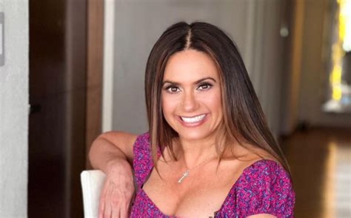 Penélope Menchaca - Age, Family, Bio